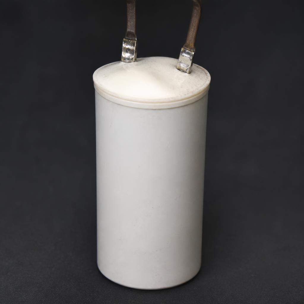 Capacitor de máquina de lavar com o corpo estufado, indicando peça comprometida