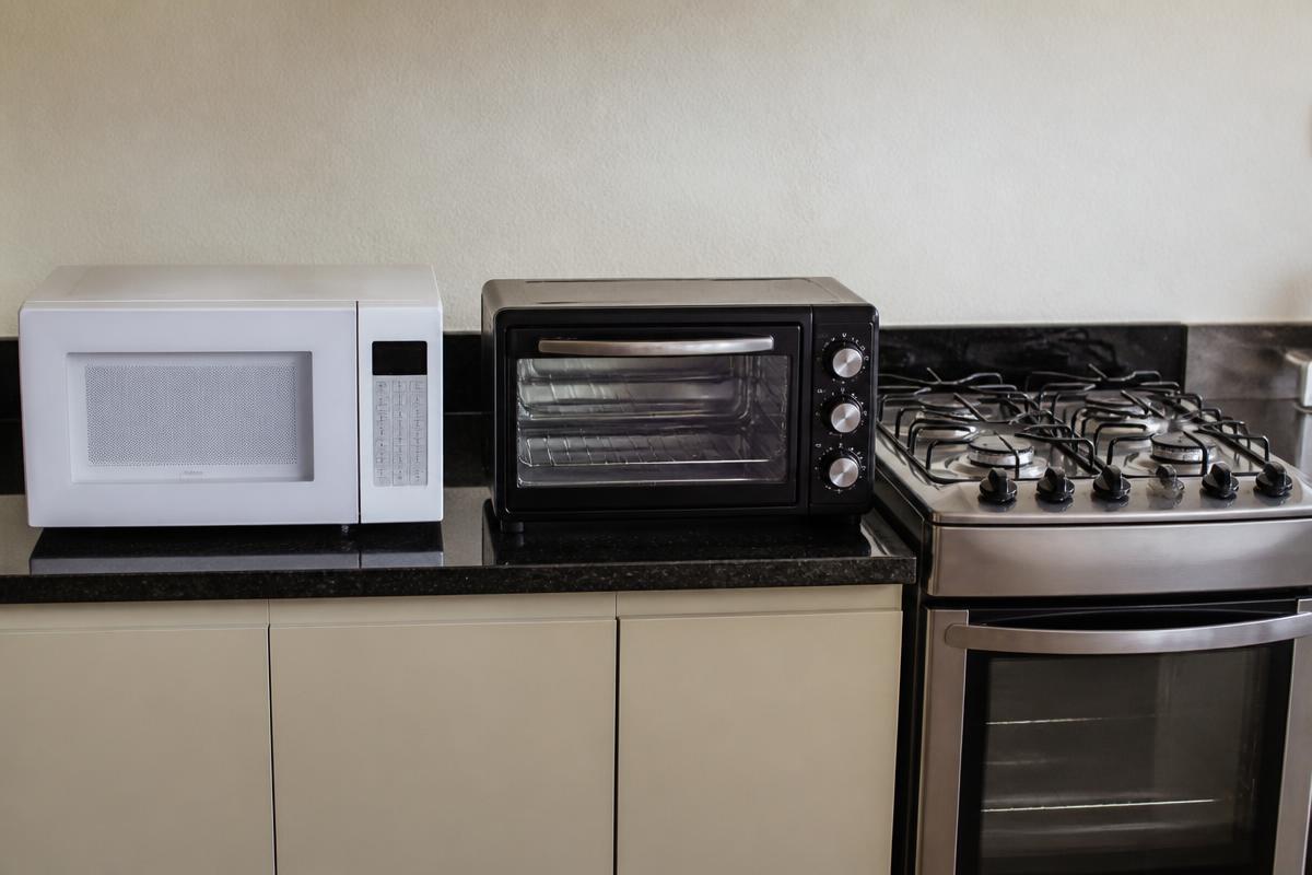 Comparação de consumo entre micro-ondas, forno e fogão para uma porção pequena